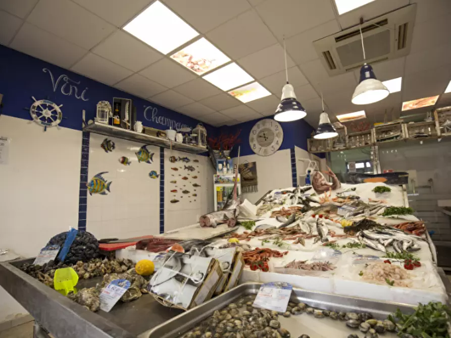 Immagine 23 di Attività commerciale in vendita  in Via Leonardo Da Vinci, 292 a Palermo