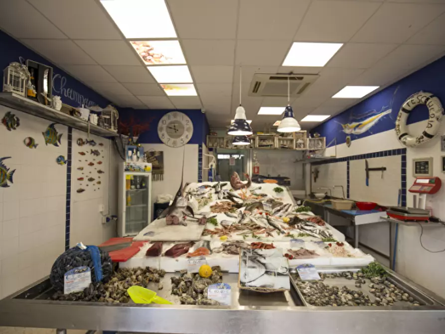 Immagine 22 di Attività commerciale in vendita  in Via Leonardo Da Vinci, 292 a Palermo