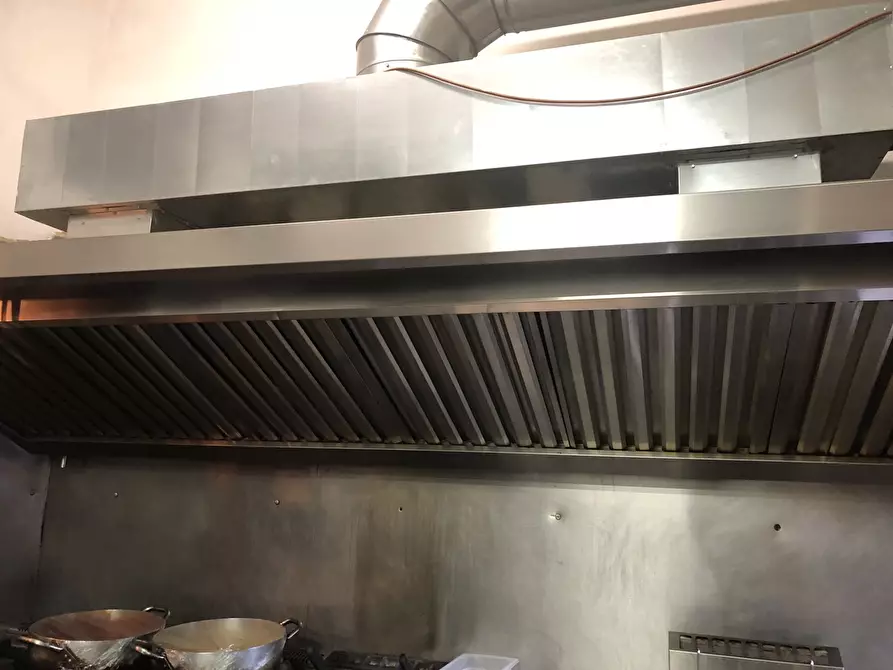 Immagine 13 di Attività commerciale in vendita  in Via Leonardo Da Vinci, 292 a Palermo