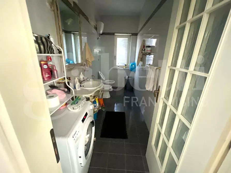 Immagine 15 di Villa in vendita  in Contrada sartania a pianura a Napoli