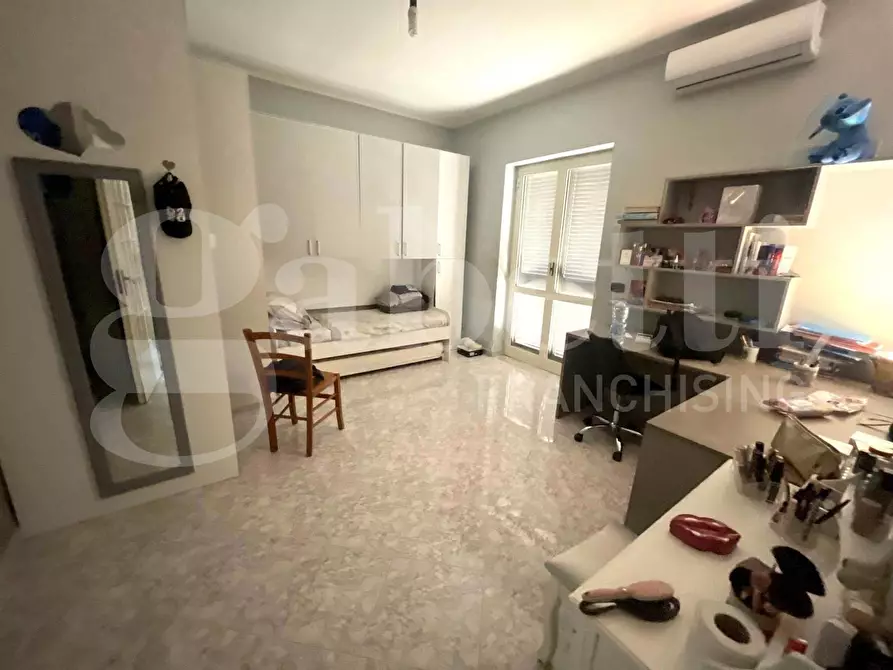 Immagine 8 di Villa in vendita  in Contrada sartania a pianura a Napoli