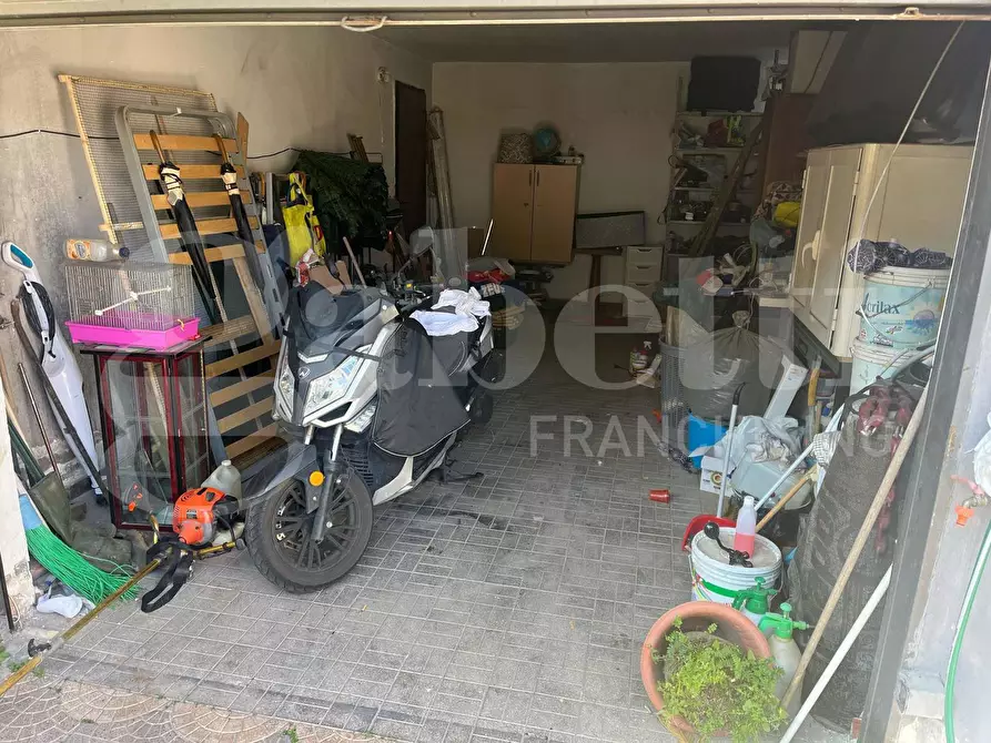 Immagine 17 di Villa in vendita  in Contrada sartania a pianura a Napoli