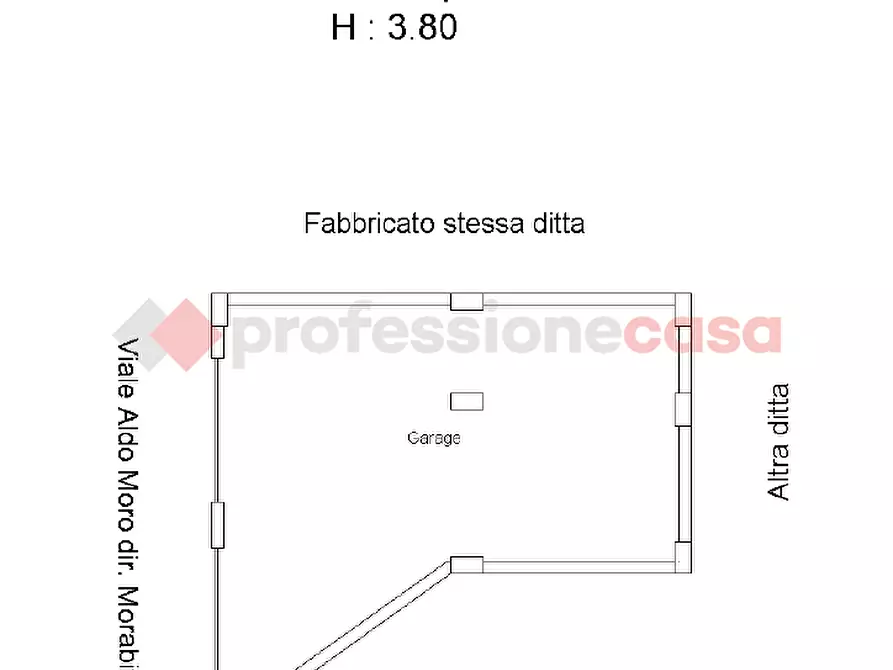 Immagine 2 di Box auto in vendita  in Via Enzo Misefari, 58 a Reggio Di Calabria