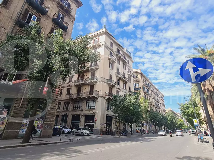 Immagine 2 di Negozio in affitto  in Via Pola a Palermo
