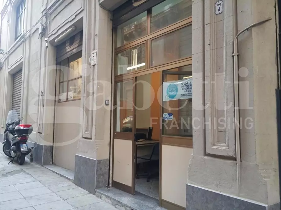 Immagine 3 di Negozio in affitto  in Via Pola a Palermo