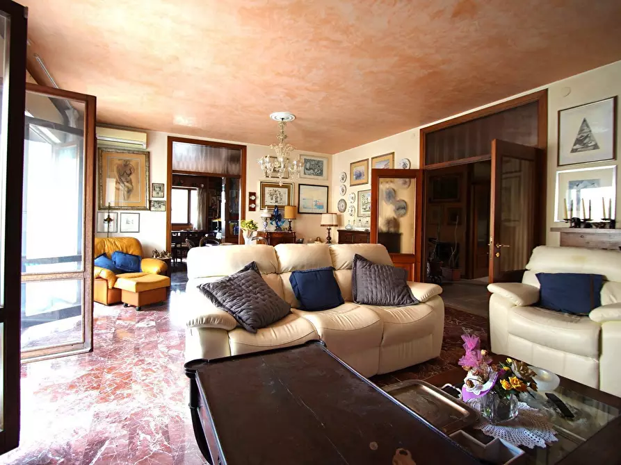 Immagine 14 di Appartamento in vendita  in Viale San Marco, . a Venezia