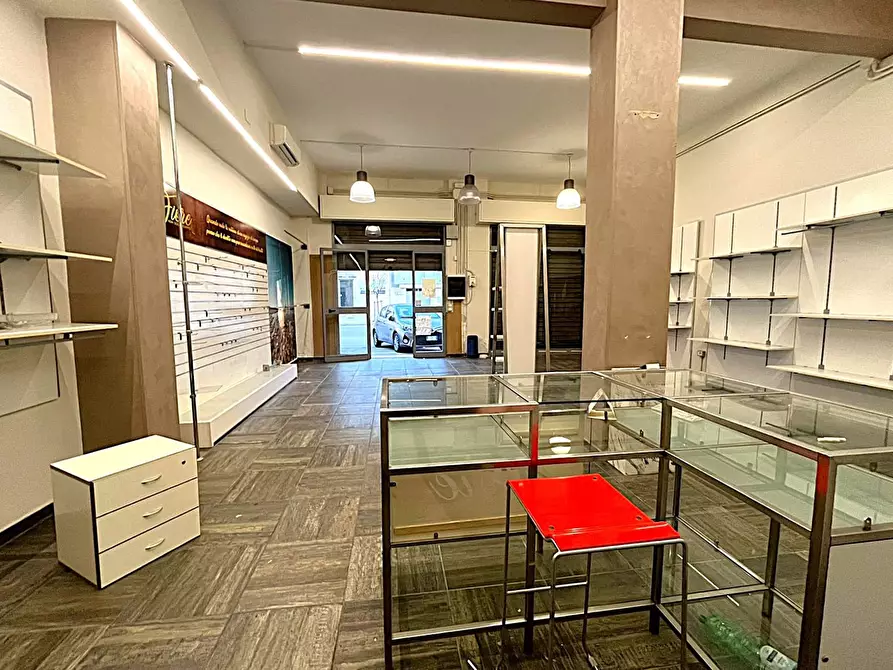 Immagine 5 di Negozio in affitto  in Viale DUE GIUGNO a San Severo