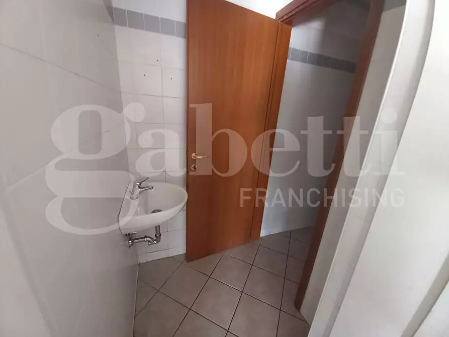 Immagine 22 di Negozio in affitto  in Via BORGO SAN GIOVANNI - VIA GRANATIERI DI SARDEGNA, 00 a Chioggia