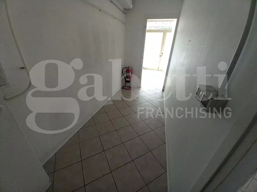 Immagine 13 di Negozio in affitto  in Via BORGO SAN GIOVANNI - VIA GRANATIERI DI SARDEGNA, 00 a Chioggia