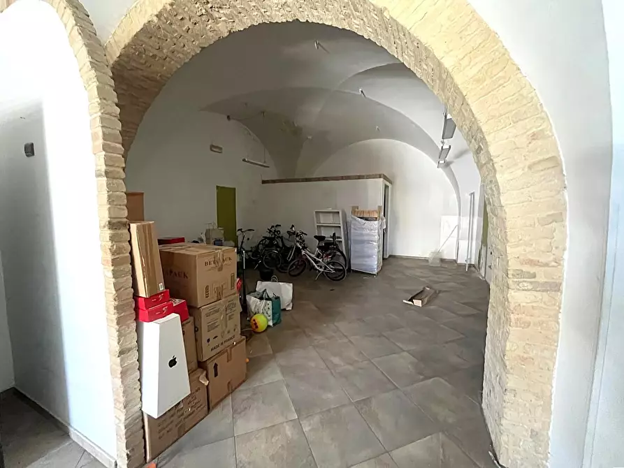 Immagine 6 di Negozio in vendita  in Via F.D'ALFONSO a San Severo