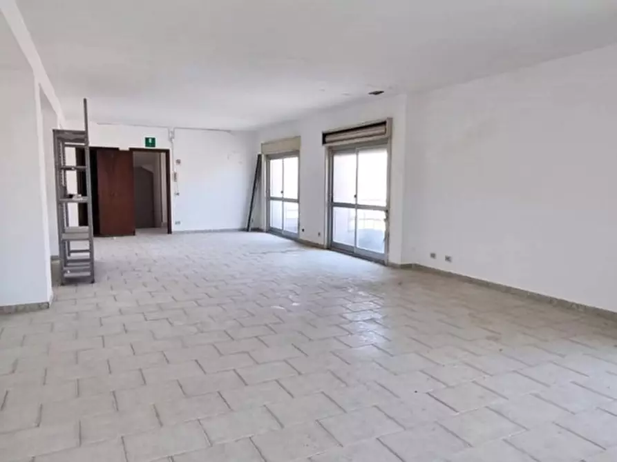 Immagine 11 di Ufficio in vendita  in Via Cesare Battisti, 2 a Castrofilippo
