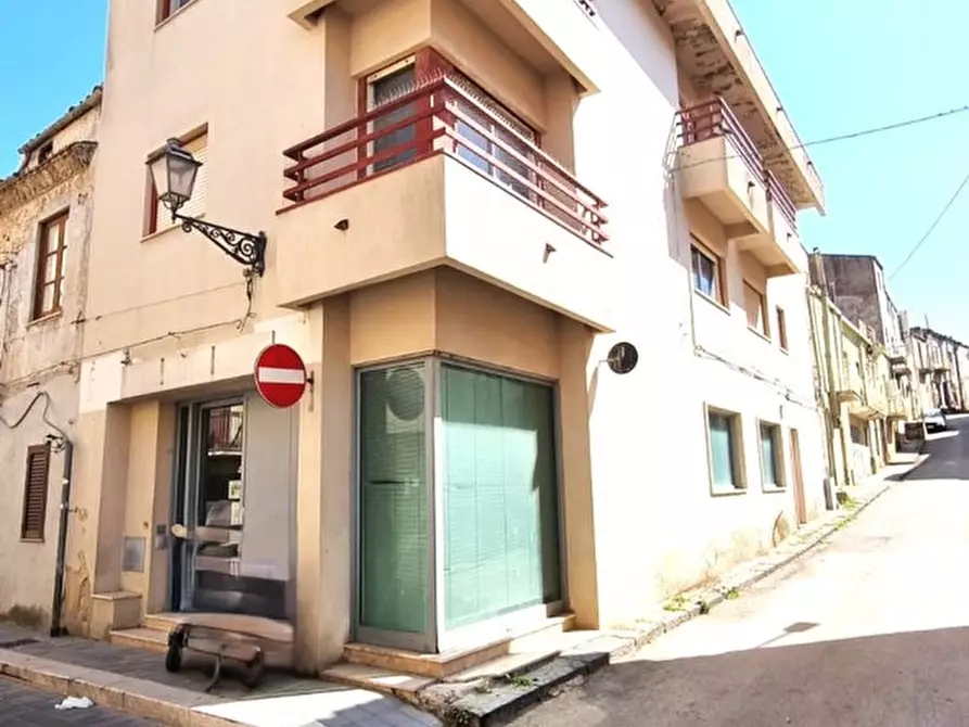 Immagine 2 di Ufficio in vendita  in Via Cesare Battisti, 2 a Castrofilippo