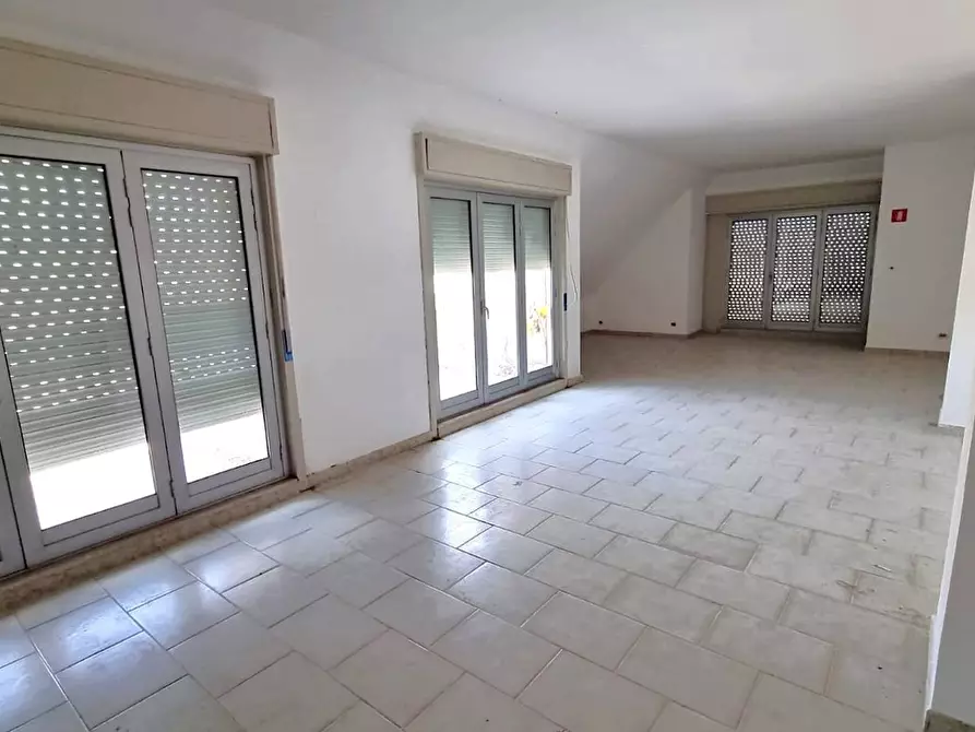 Immagine 6 di Ufficio in vendita  in Via Cesare Battisti, 2 a Castrofilippo