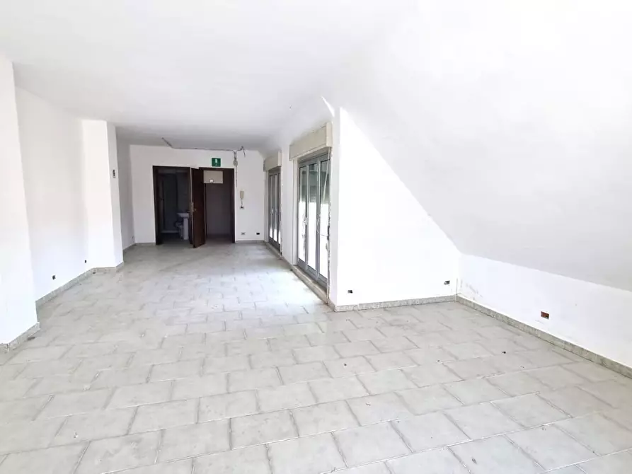 Immagine 5 di Ufficio in vendita  in Via Cesare Battisti, 2 a Castrofilippo