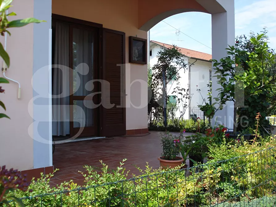 Immagine 6 di Villa in vendita  in Via nave, 4 a Sarzana