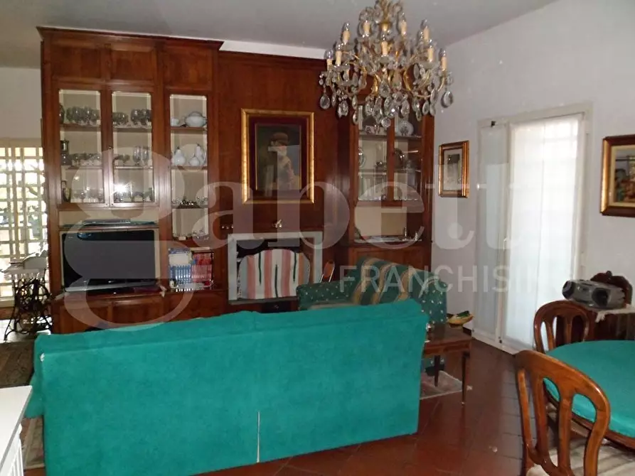 Immagine 2 di Appartamento in vendita  in Via larga, 4 a Ortonovo