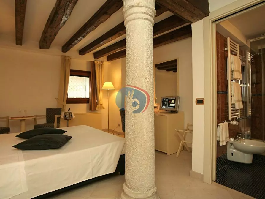 Immagine 14 di Appartamento in vendita  in Calle Ferrando, 409 a Venezia