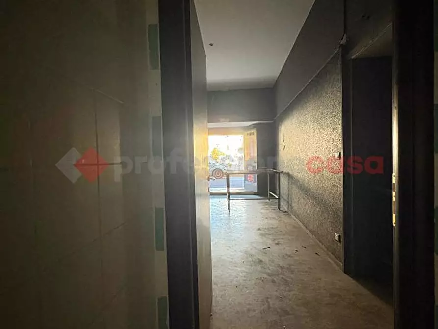 Immagine 11 di Negozio in vendita  in Piazza GARIBALDI, 4 a Terracina