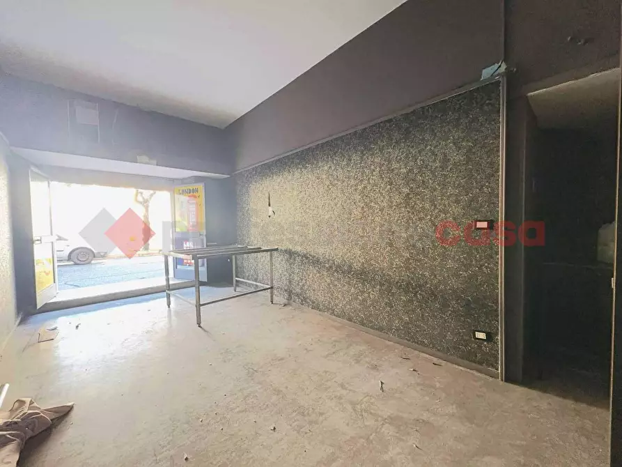 Immagine 15 di Negozio in vendita  in Piazza GARIBALDI, 4 a Terracina