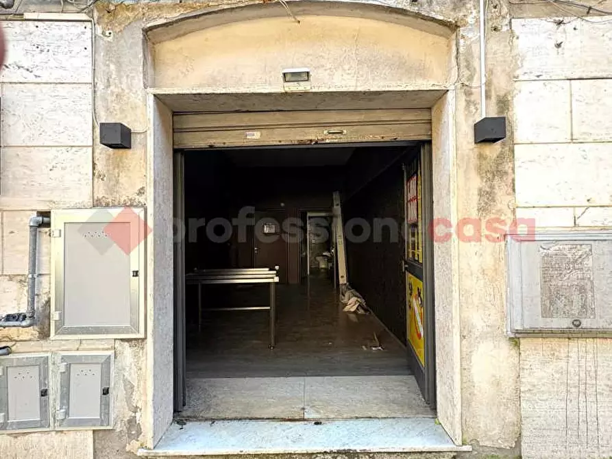 Immagine 3 di Negozio in vendita  in Piazza GARIBALDI, 4 a Terracina