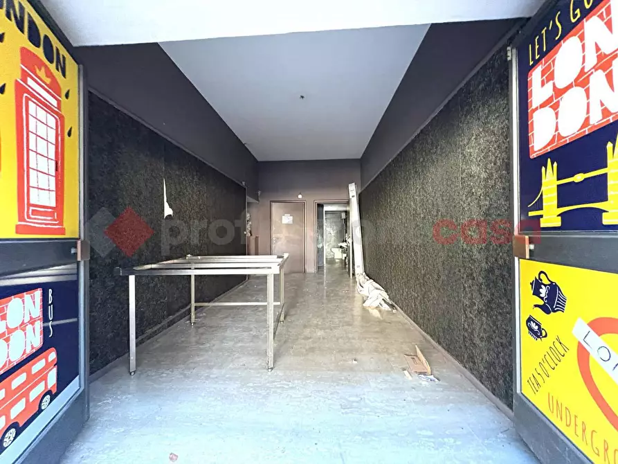Immagine 5 di Negozio in vendita  in Piazza GARIBALDI, 4 a Terracina