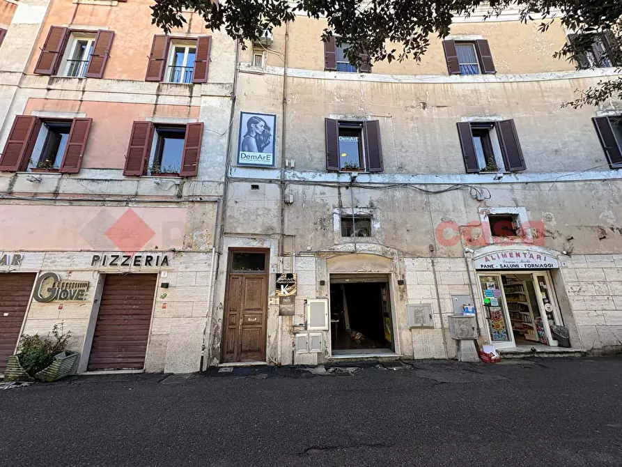 Immagine 1 di Negozio in vendita  in Piazza GARIBALDI, 4 a Terracina