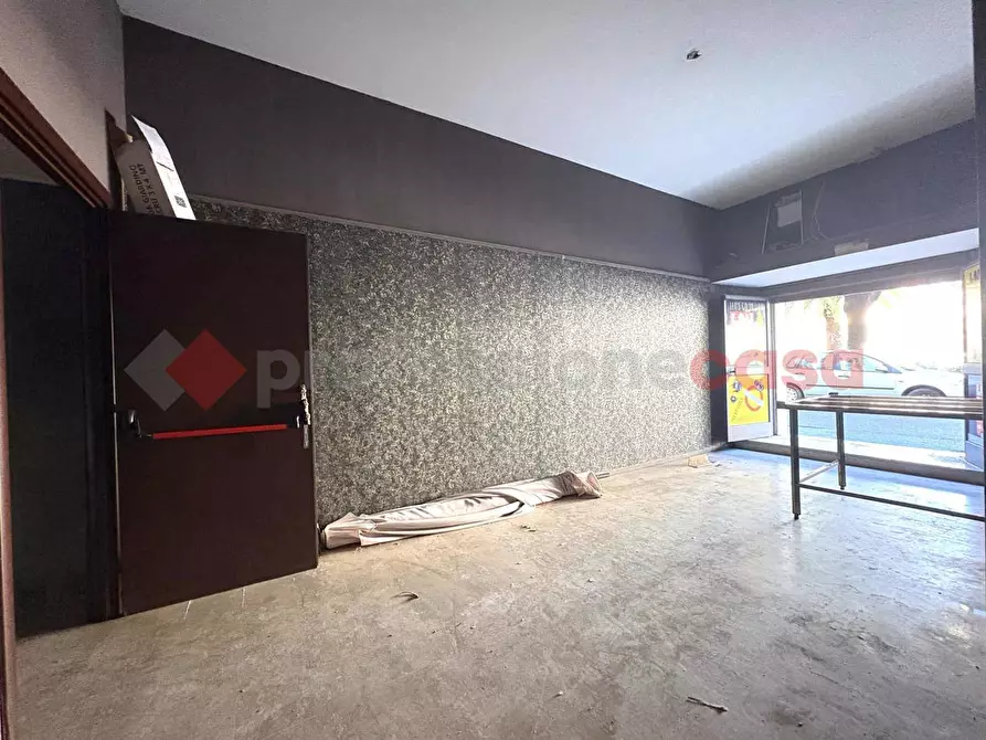 Immagine 4 di Negozio in vendita  in Piazza GARIBALDI, 4 a Terracina