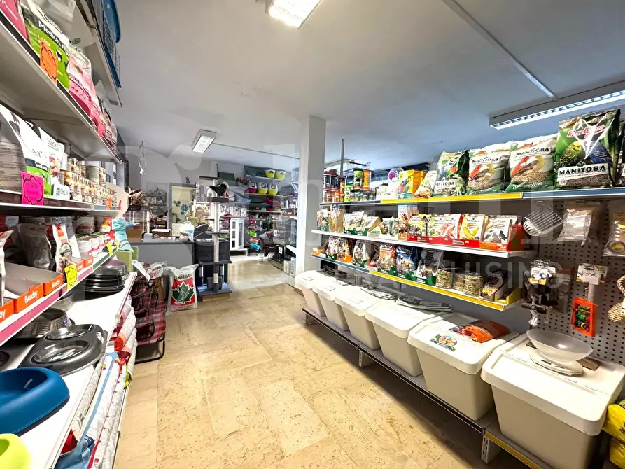 Immagine 8 di Negozio in vendita  in Via Caboto, 24 a Andora