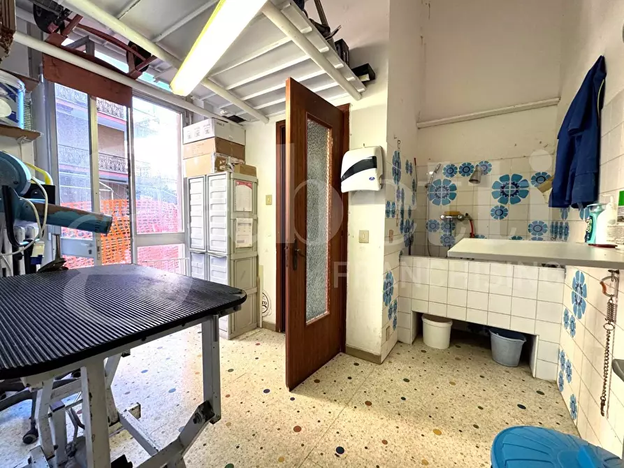 Immagine 10 di Negozio in vendita  in Via Caboto, 24 a Andora