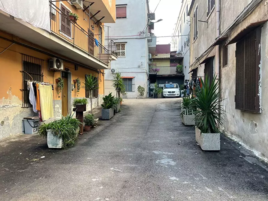 Immagine 9 di Appartamento in vendita  in Via Nuova Del Campo a Napoli
