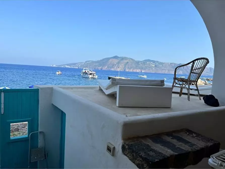 Immagine 38 di Casa indipendente in vendita  in Via Umberto I, 1 a Santa Marina Salina