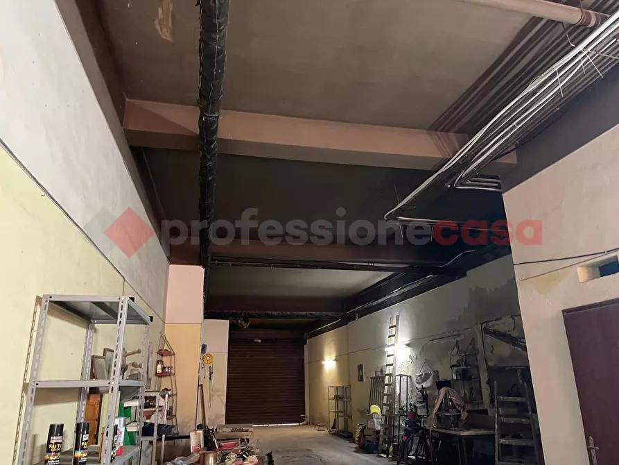 Immagine 5 di Magazzino in vendita  in Viale epipoli, 55 a Siracusa