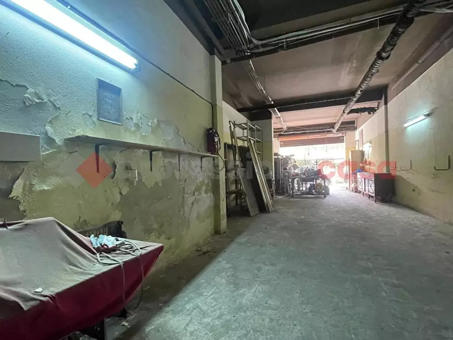 Immagine 12 di Magazzino in vendita  in Viale epipoli, 55 a Siracusa
