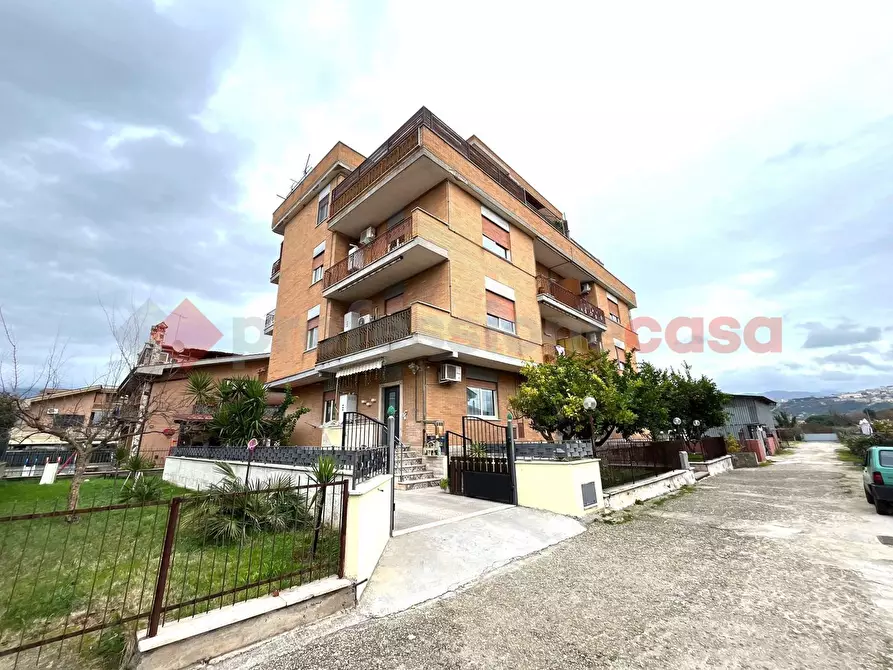 Immagine 12 di Appartamento in vendita  in Via Giuseppe Garibaldi a Guidonia Montecelio