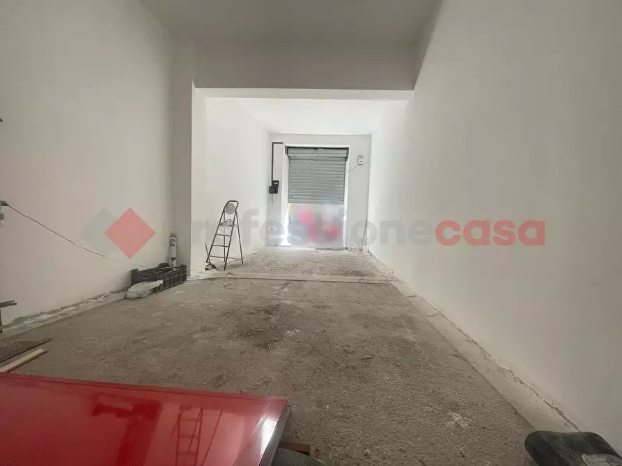 Immagine 6 di Negozio in affitto  in Via Munazio Planco, 10 a Tivoli