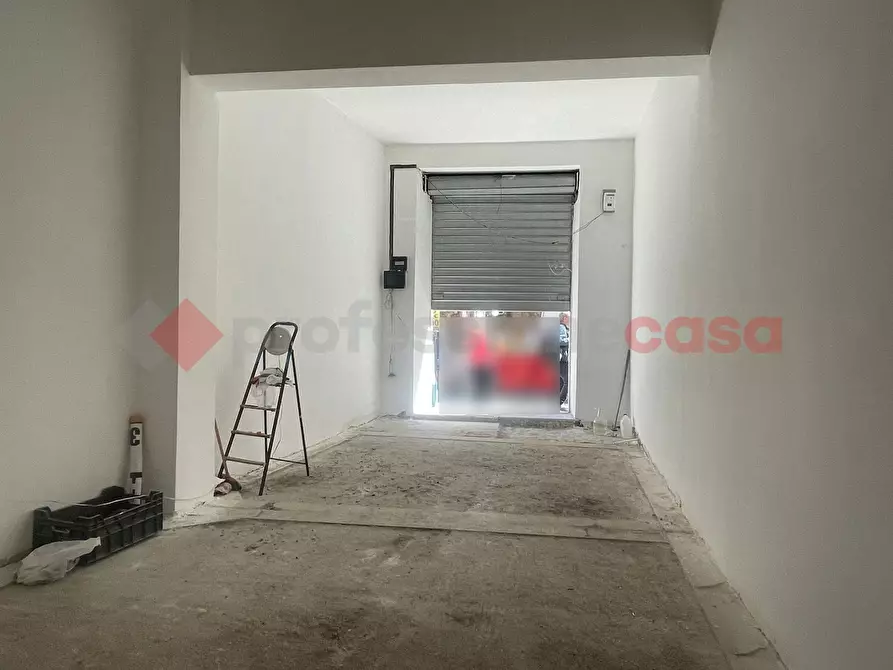 Immagine 2 di Negozio in affitto  in Via Munazio Planco, 10 a Tivoli