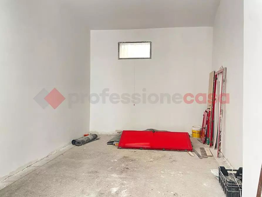 Immagine 5 di Negozio in affitto  in Via Munazio Planco, 10 a Tivoli