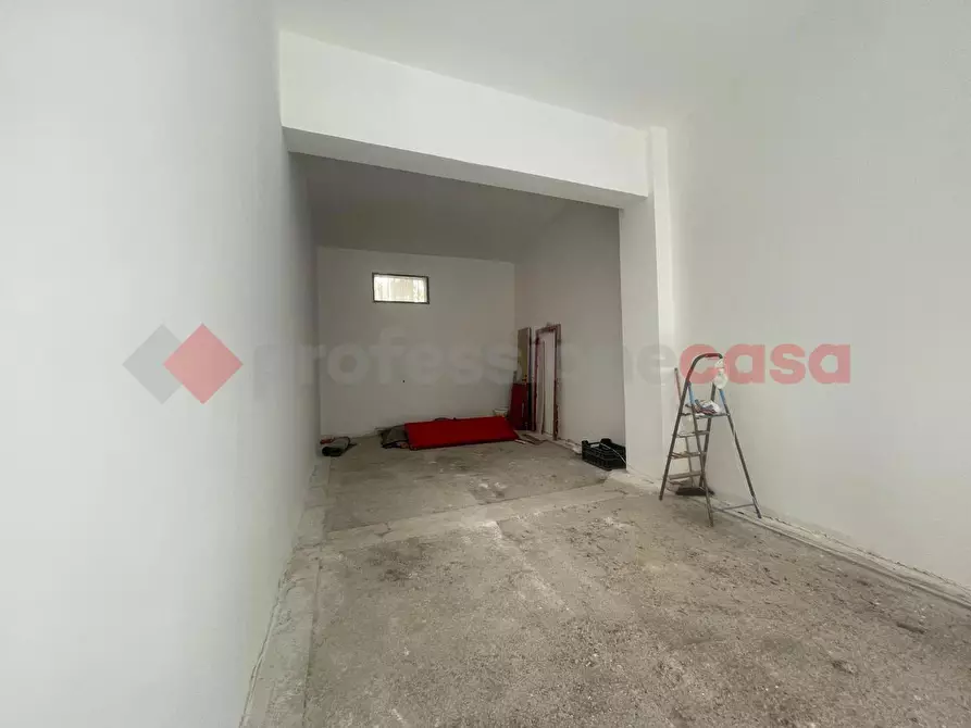 Immagine 4 di Negozio in affitto  in Via Munazio Planco, 10 a Tivoli