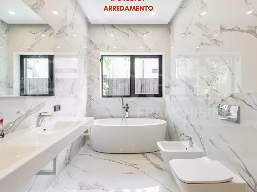 Immagine 10 di Multiproprietà in vendita  in Via SOTTOMARINA - VIALE CRISTOFORO COLOMBO, 00 a Chioggia