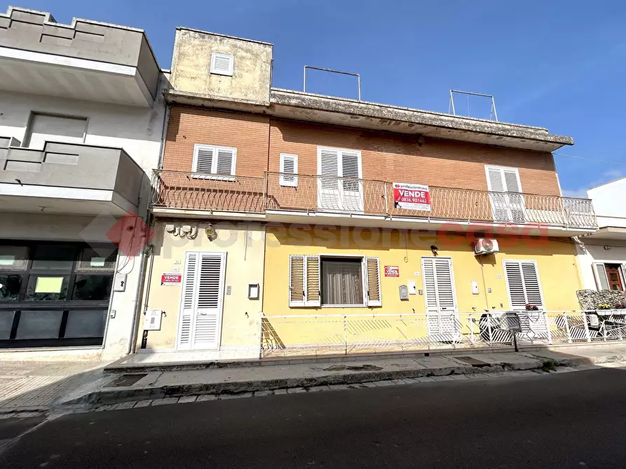 Immagine 1 di Casa indipendente in vendita  in Via Pio XII a Poggiardo