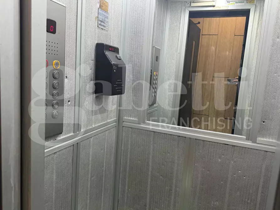 Immagine 5 di Appartamento in vendita  in Via sant'eframo vecchio a Napoli