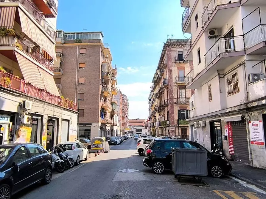 Negozio in vendita in Via carrascosa a Napoli
