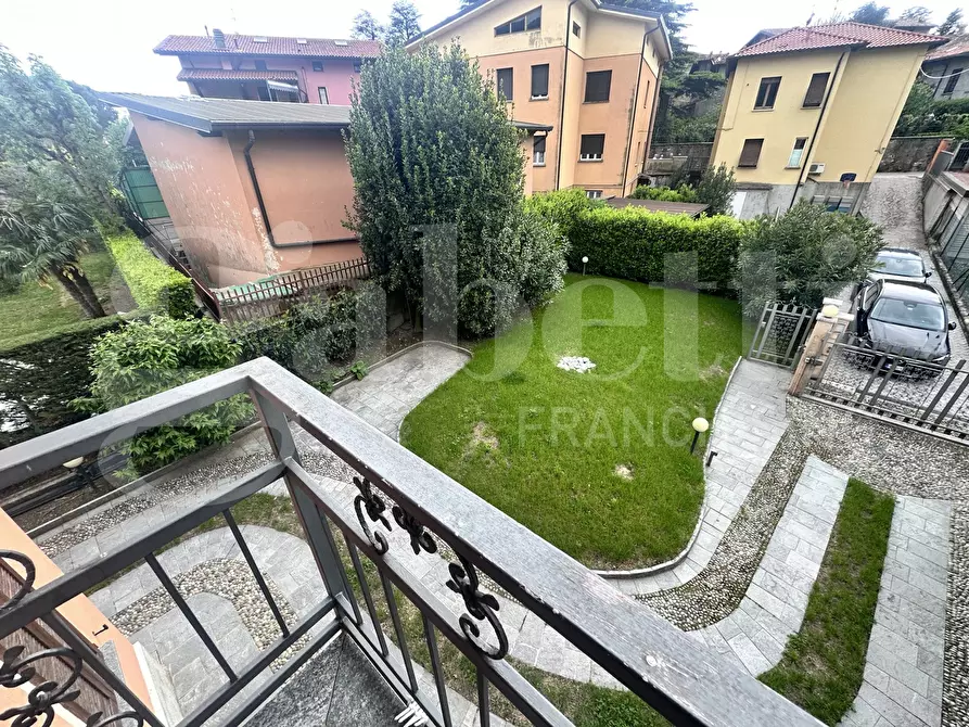Immagine 23 di Villa in vendita  in Via Roma, snc a Eupilio