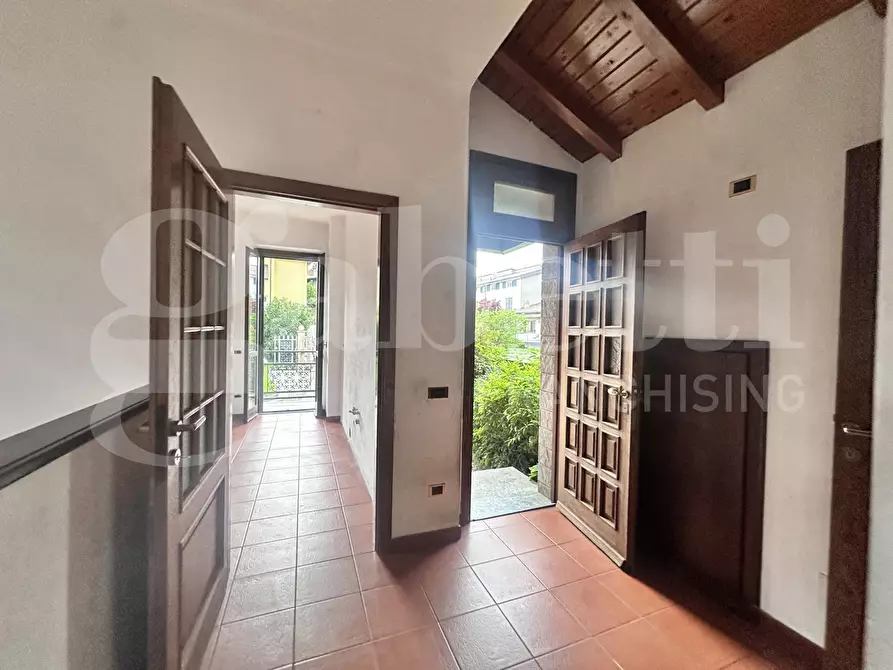 Immagine 13 di Villa in vendita  in Via Roma, snc a Eupilio