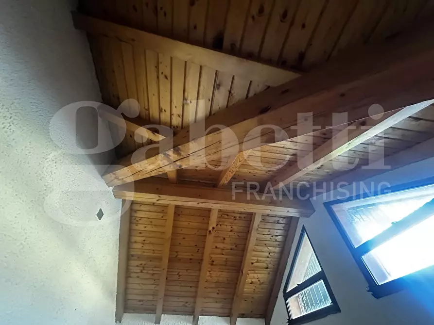 Immagine 9 di Villa in vendita  in Via Roma, snc a Eupilio
