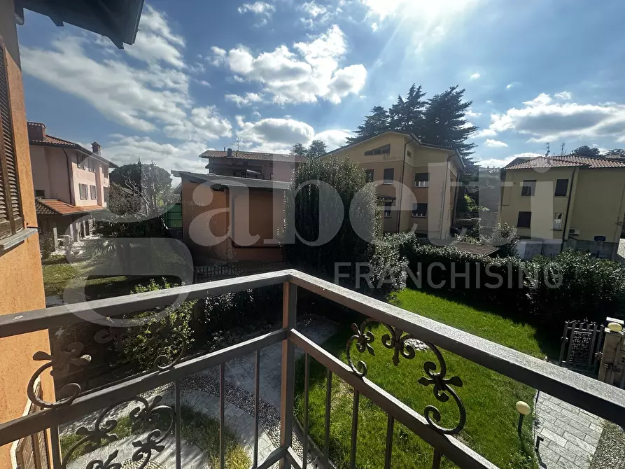Immagine 3 di Villa in vendita  in Via Roma, snc a Eupilio
