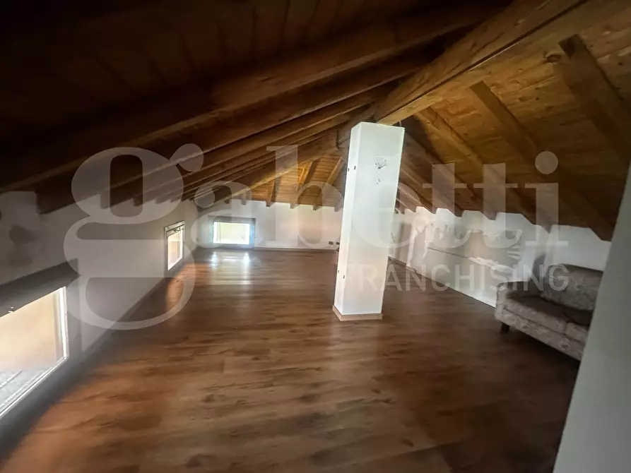 Immagine 22 di Villa in vendita  in Via Roma, snc a Eupilio
