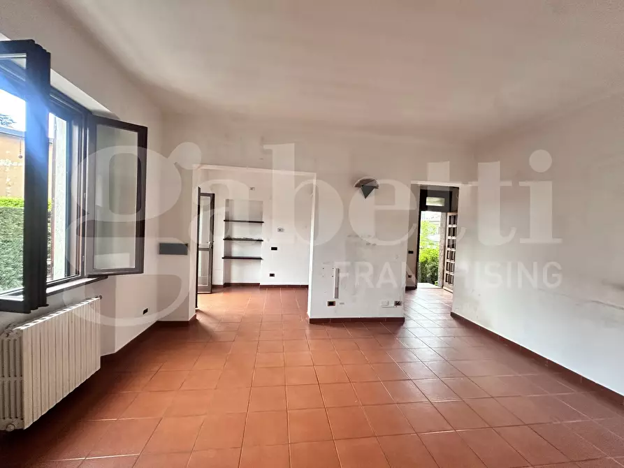 Immagine 41 di Villa in vendita  in Via Roma, snc a Eupilio