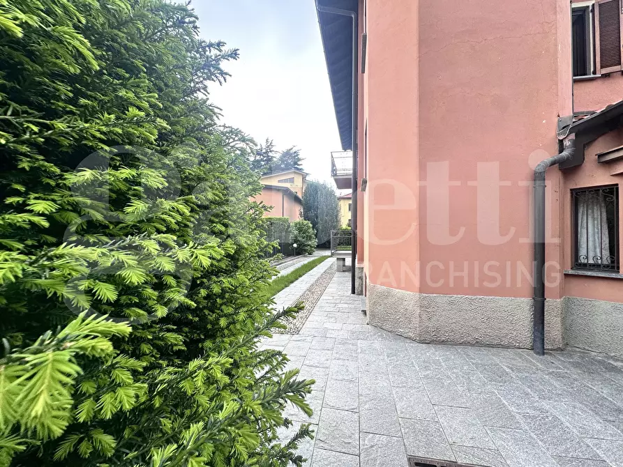 Immagine 36 di Villa in vendita  in Via Roma, snc a Eupilio