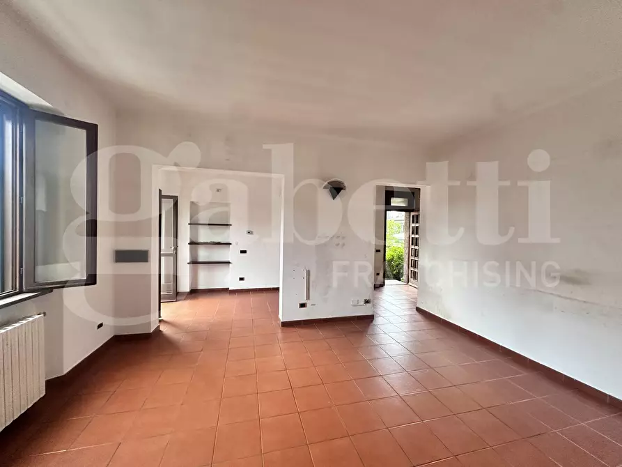 Immagine 40 di Villa in vendita  in Via Roma, snc a Eupilio